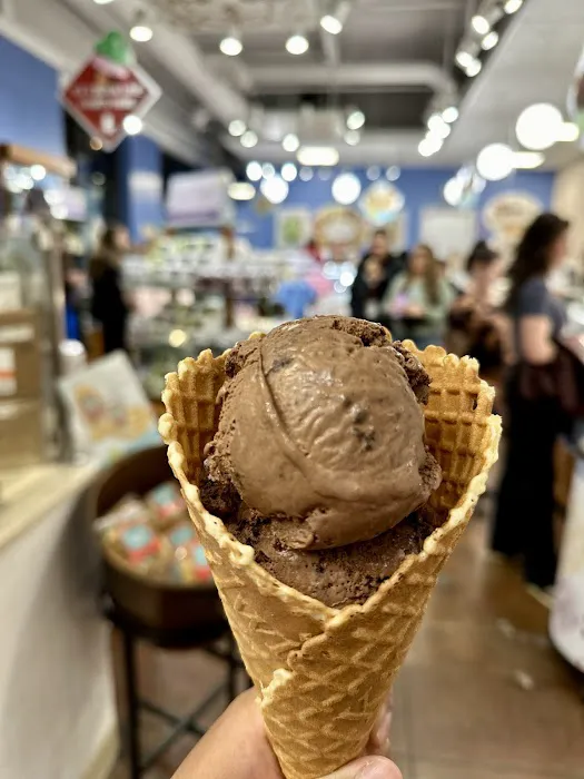 Kilwins Ice Cream - Chocolate - Fudge Picture 1