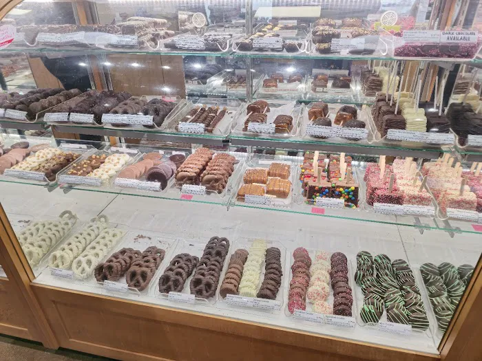 Kilwins Ice Cream - Chocolate - Fudge Picture 10