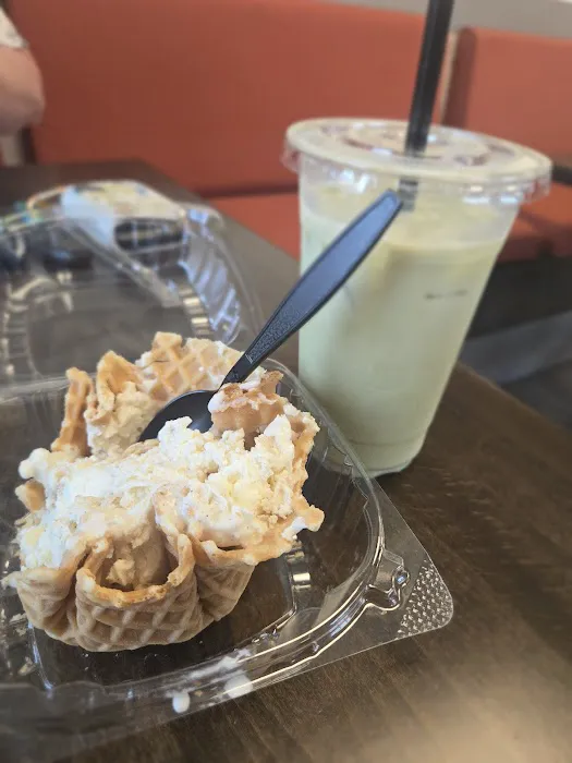 Hangry Bear Creamery Picture 2