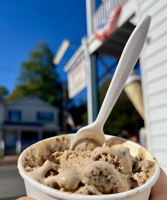 Taylor's Ice Cream Parlor Picture 6
