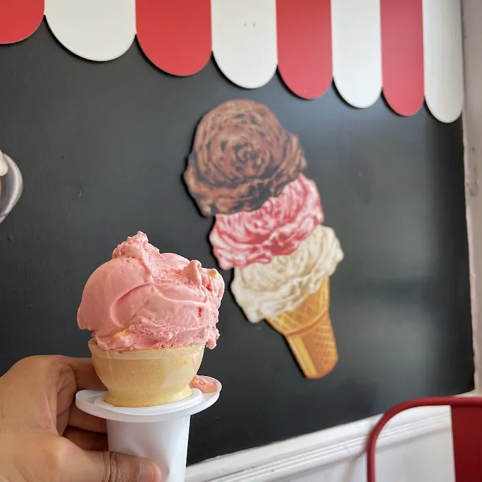 Taylor's Ice Cream Parlor Picture 9