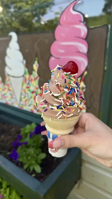 Apple Valley Creamery & Mini Golf Picture 1