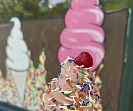 Apple Valley Creamery & Mini Golf