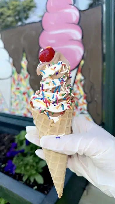 Apple Valley Creamery & Mini Golf Picture 3