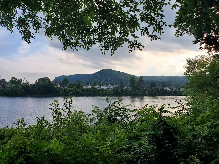 Riverside Creamery Picture 1