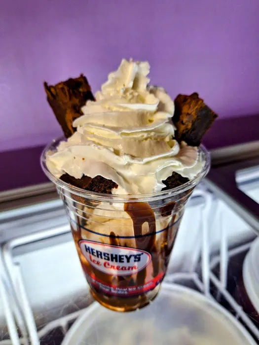 Happy Hour Ice Cream+ Picture 2