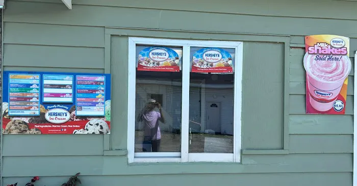 Happy Hour Ice Cream+ Picture 7