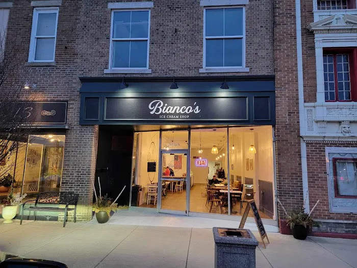 Bianco’s Ice Cream Shop Picture 9