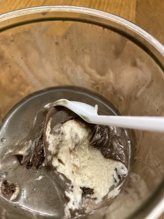 Main Street Scoops & Sweets Picture 1
