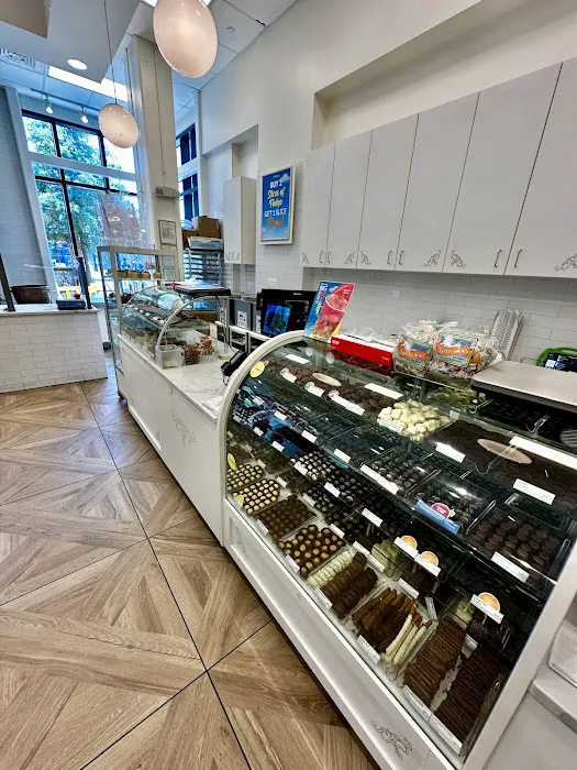 Kilwins Ice Cream - Chocolate - Fudge Picture 1
