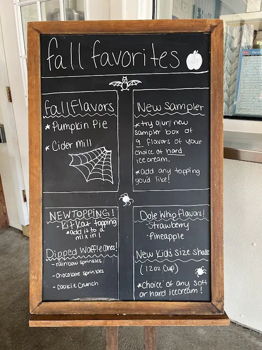 Hometown Ice Cream and Grill Picture 6