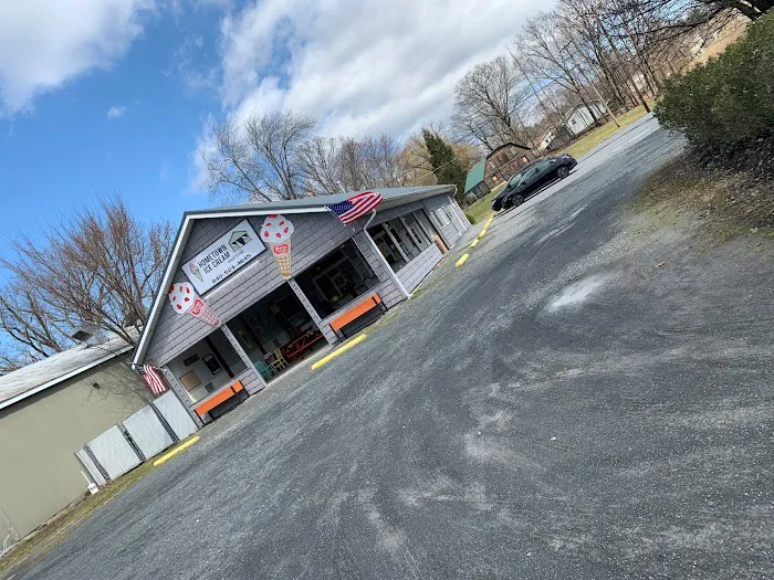 Hometown Ice Cream and Grill Picture 8