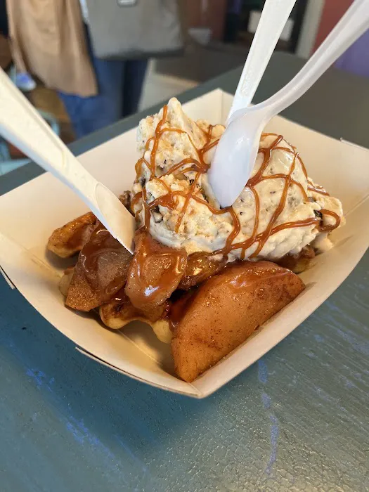 Nina’s Waffles and Sweets Picture 5