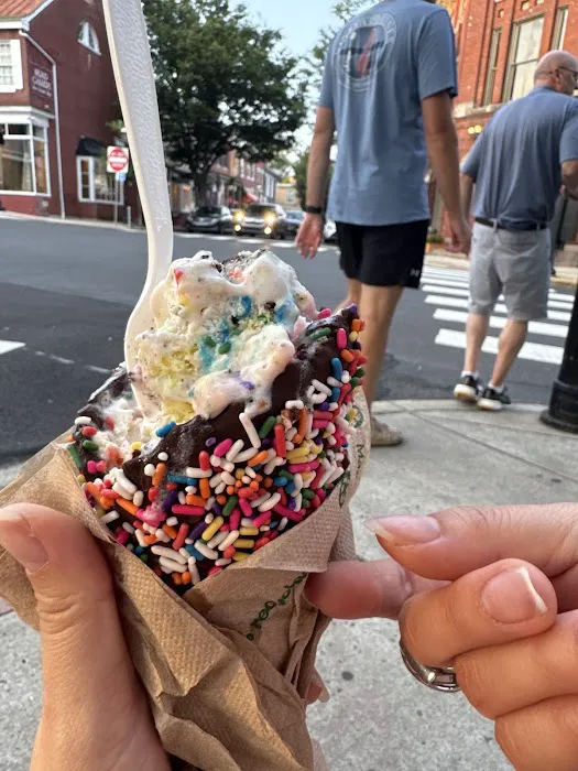 Nina’s Waffles and Sweets Picture 8
