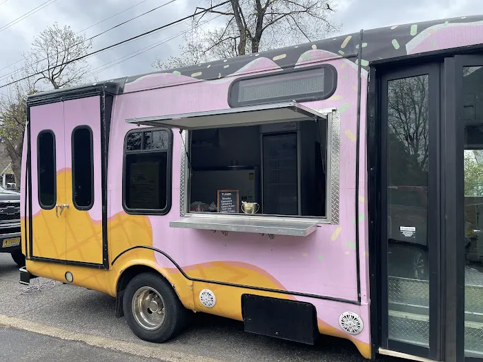 Humdoo Ice Cream Shop & Truck Picture 1