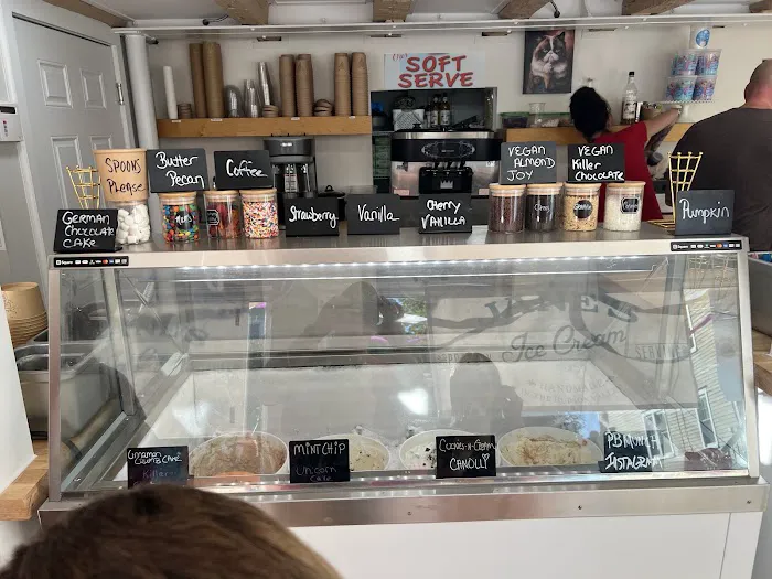 Sweet D's Ice Cream Picture 5