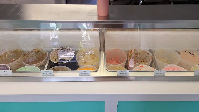 Sweet Scoops on Main Picture 3