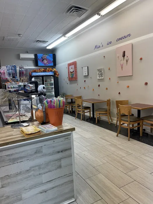 Mia’s ice cream Picture 3