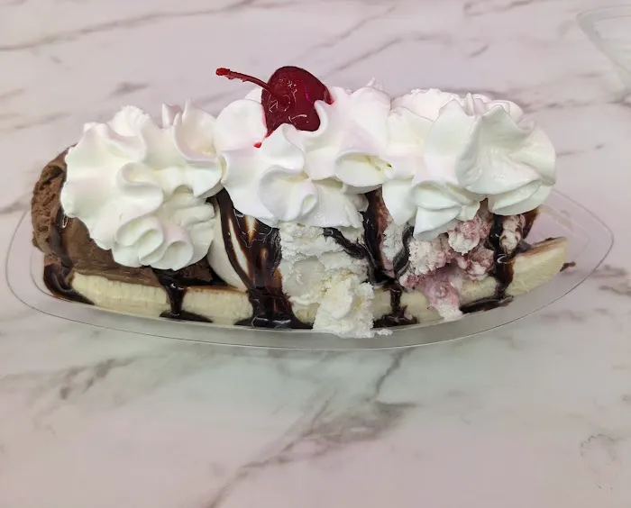 Mia’s ice cream Picture 6