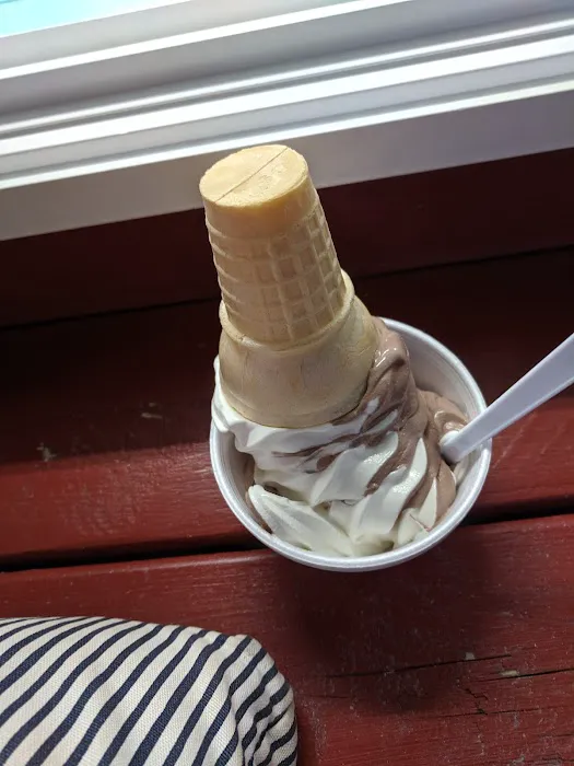 Old Mill Ice Cream Shop Picture 2