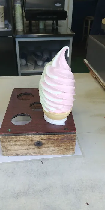 Burrstone Ice Cream Parlor Picture 3