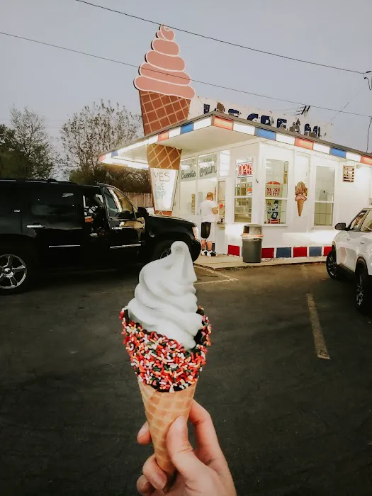 Burrstone Ice Cream Parlor Picture 5