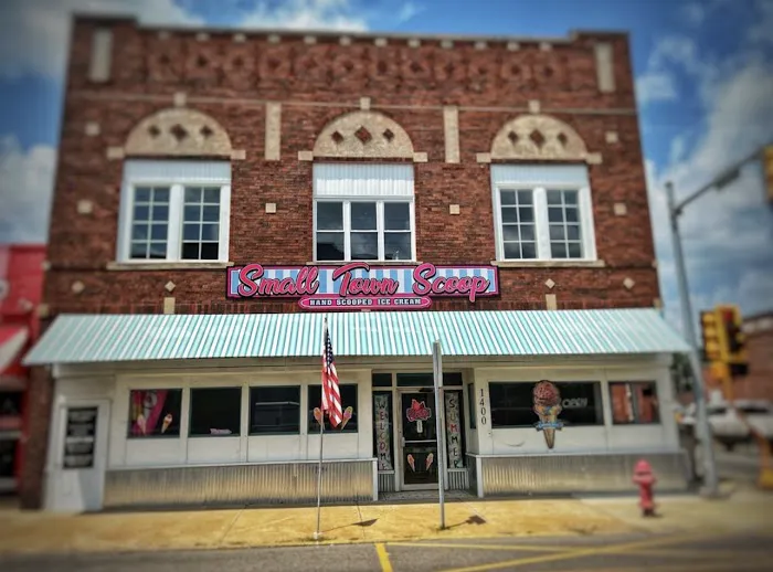 Small Town Scoop Picture 4