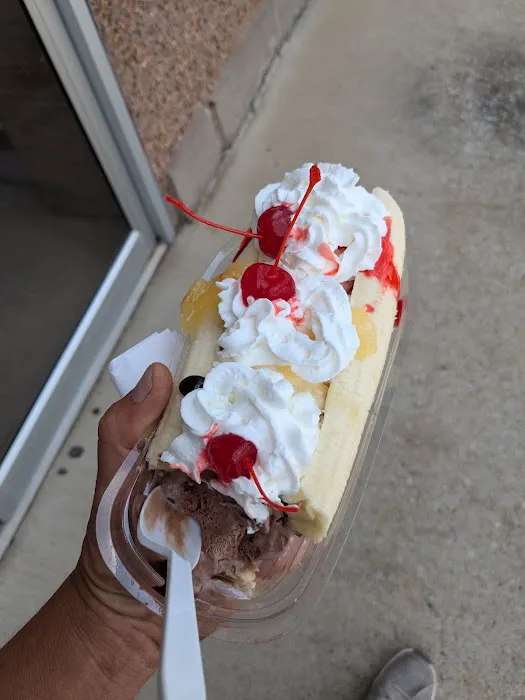 Small Town Scoop Picture 3