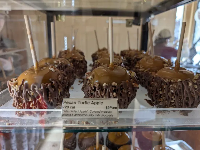 Kilwins Ice Cream - Chocolate - Fudge Picture 4