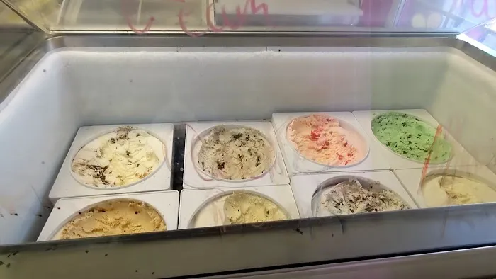 Ice Cream Parlor Picture 4