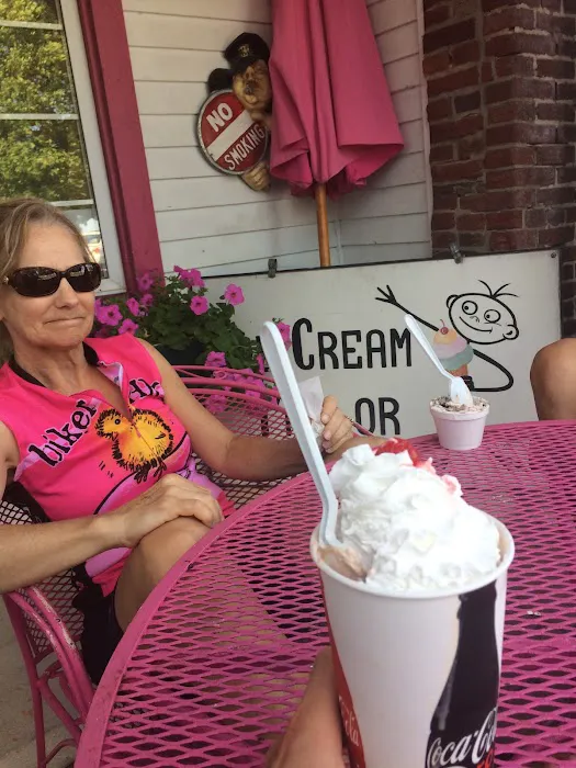 Ice Cream Parlor Picture 9