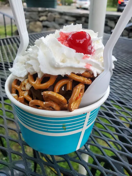 Lakeside Licks Ice Cream Picture 5