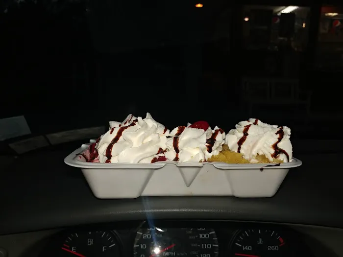 Cherry Top Dairy Bar Picture 3
