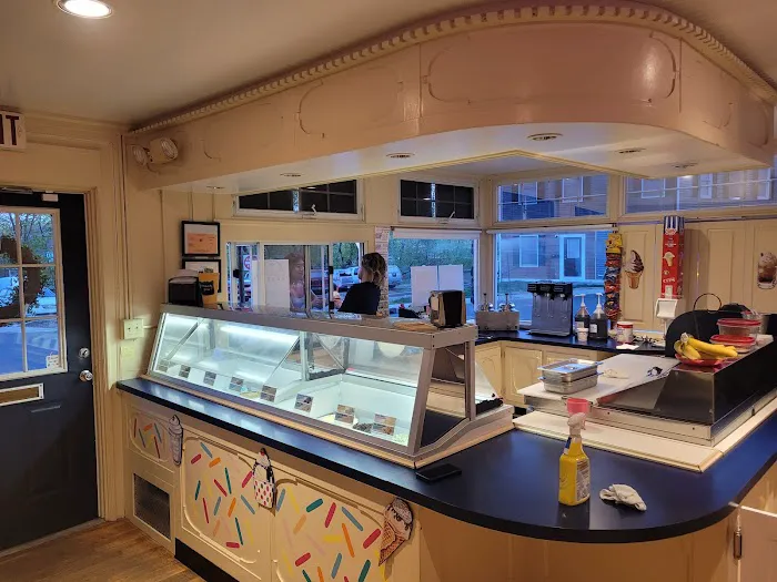 American House Ice Cream Shack Picture 1