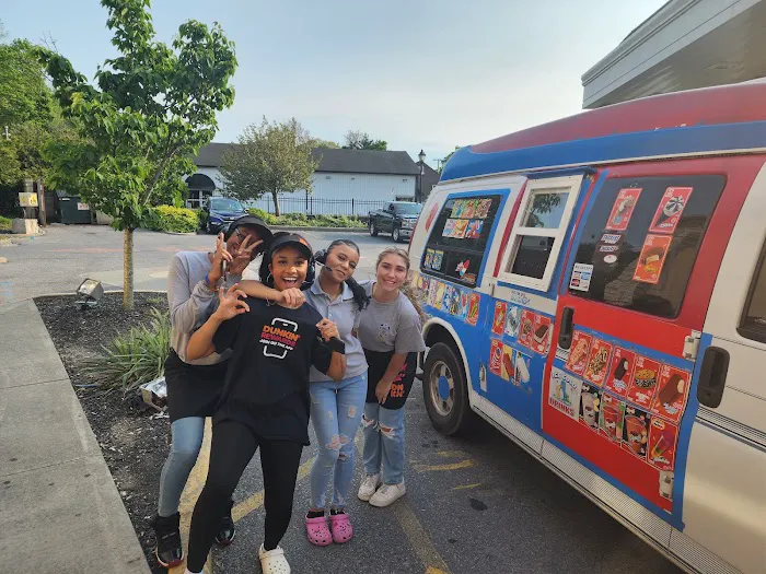 MR. COOL INC ICE CREAM TRUCK Picture 4
