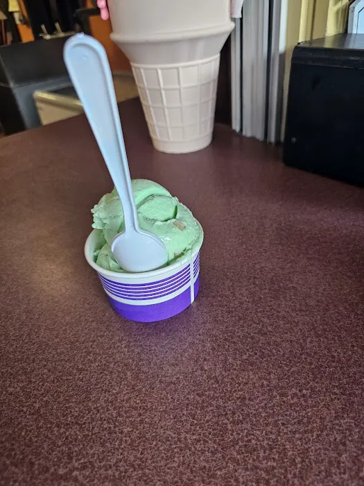 Village Creamery Picture 6
