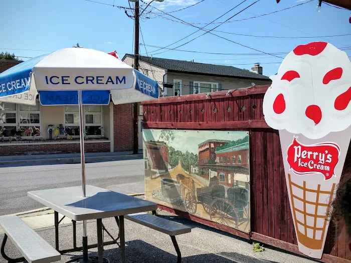 Village Creamery Picture 8