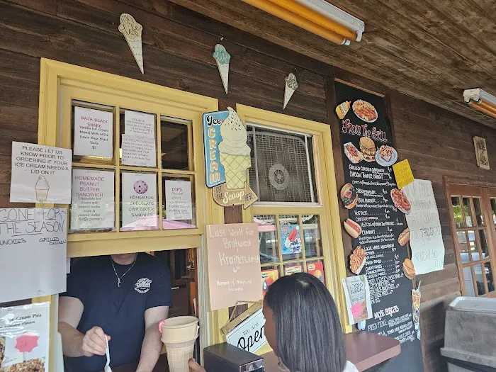 Village Creamery Picture 5