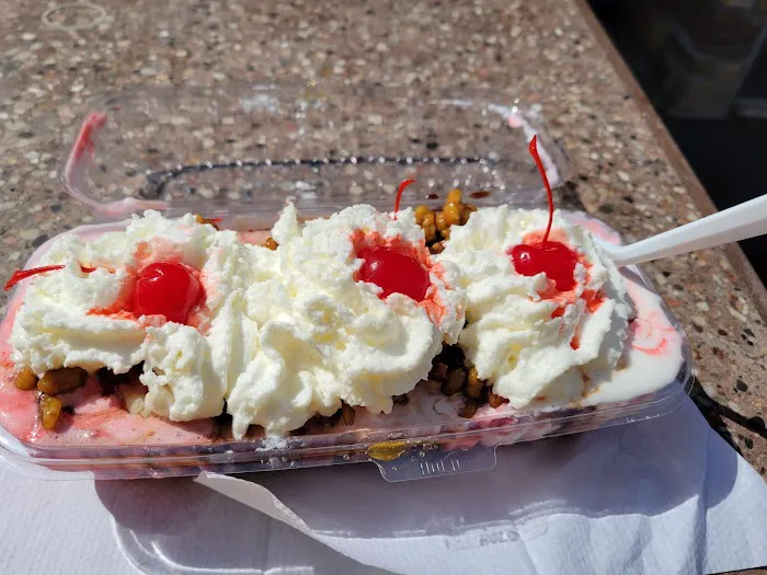 Richman's Ice Cream & Burger Co. Picture 6