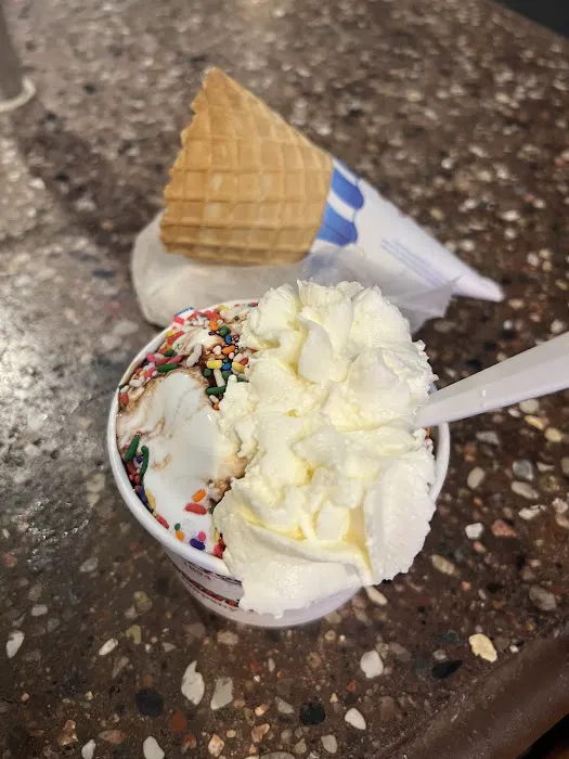 Richman's Ice Cream & Burger Co. Picture 7