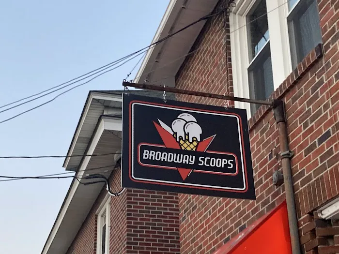Broadway Scoops Picture 10