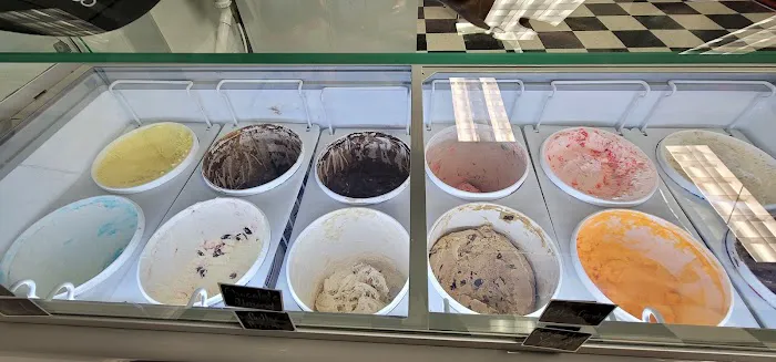 Broadway Scoops Picture 7
