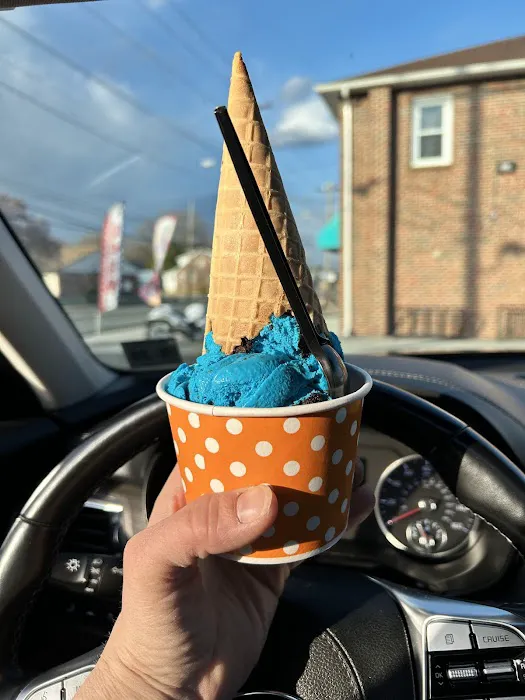 Broadway Scoops Picture 3
