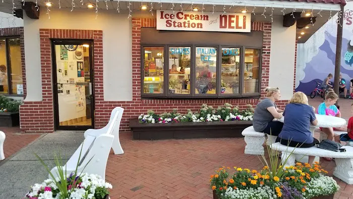 Ice Cream Station Picture 7
