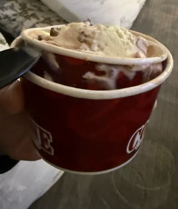Cold Stone Creamery Picture 2