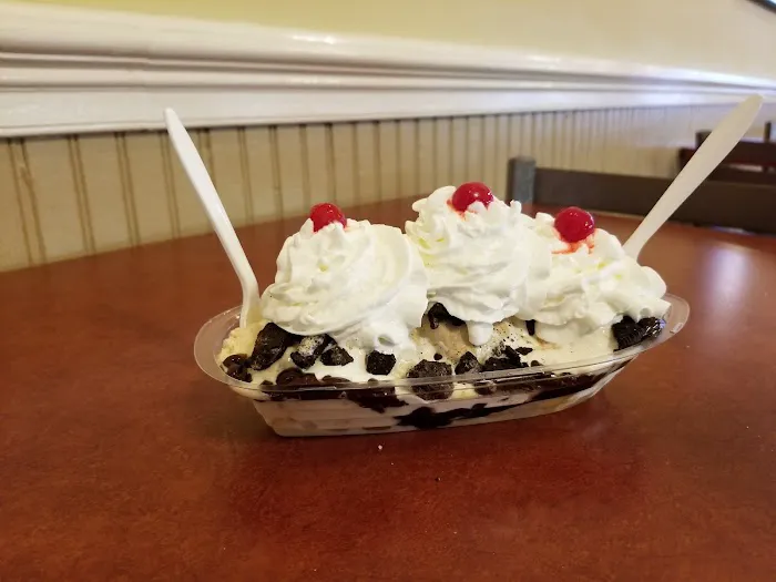 McCools Ice Cream & Frozen Yogurt Picture 4