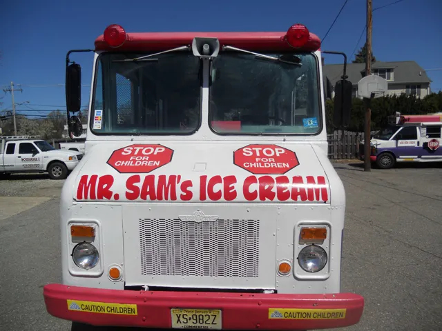 Mr. Sams Ice Cream Truck Picture 6