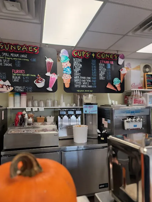 Sundae's Ice Cream Parlor Picture 4