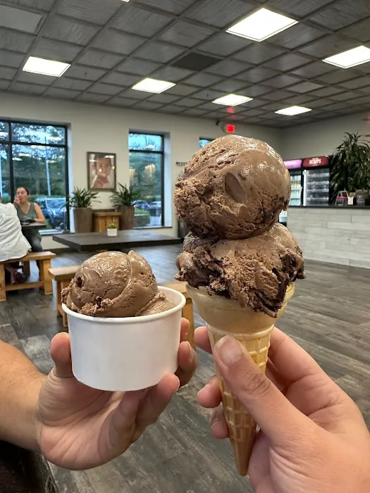 Seven Scoops & Sips Picture 5