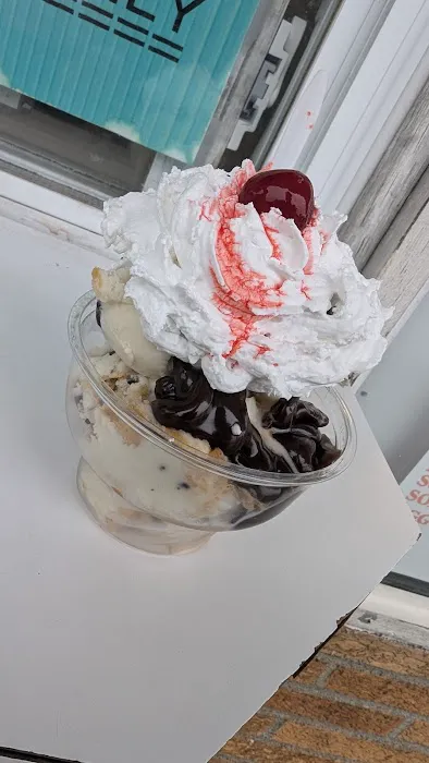 Wally's Ice Cream Parlor II Picture 2
